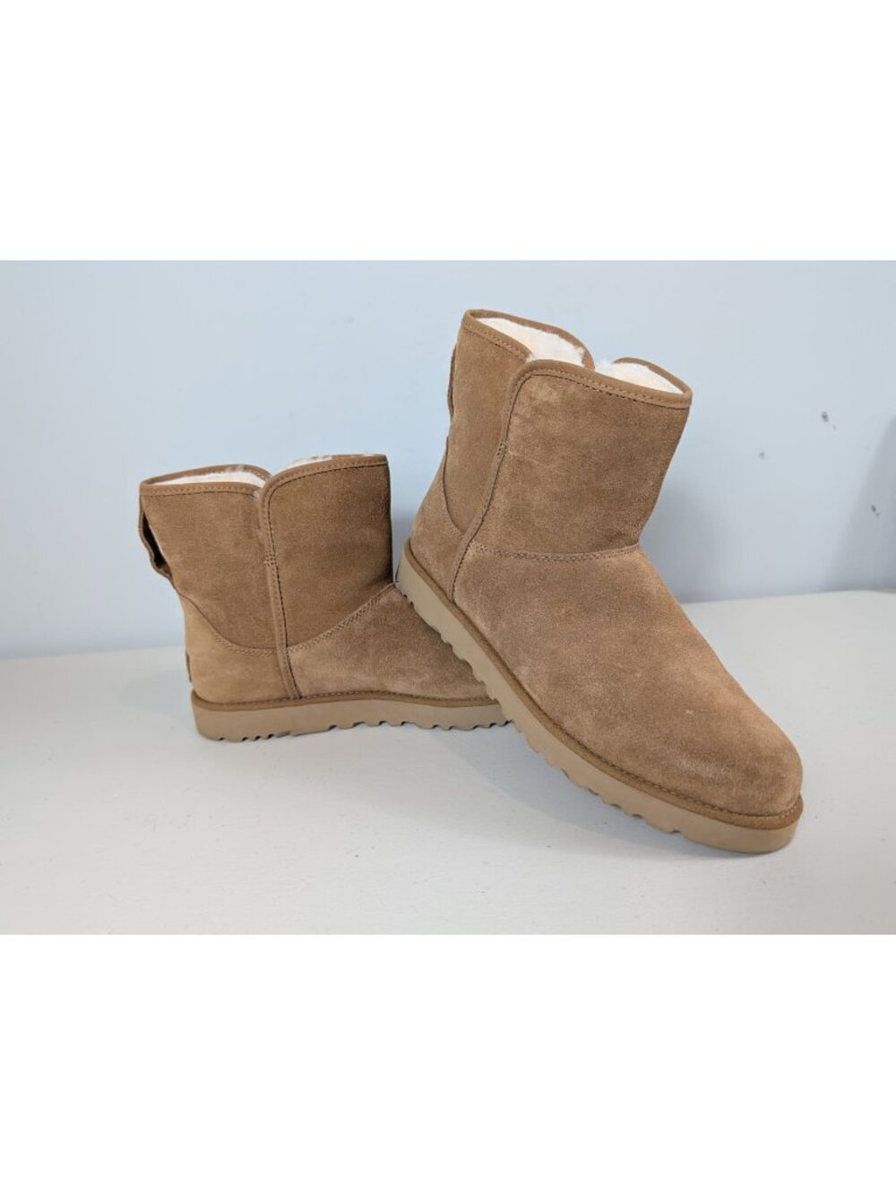 UGG Cory II Genuine shearling lined boots chestnut brown women's size 8.5
